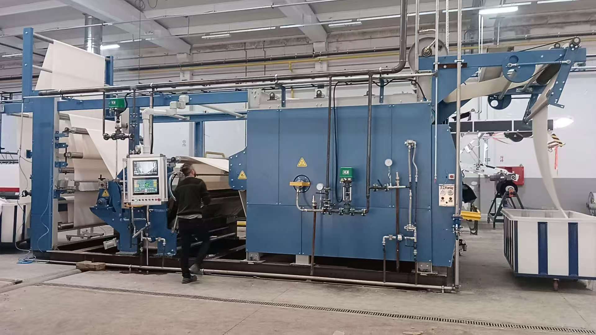 Sinfinizacijski stroj (non - tkanina denim)